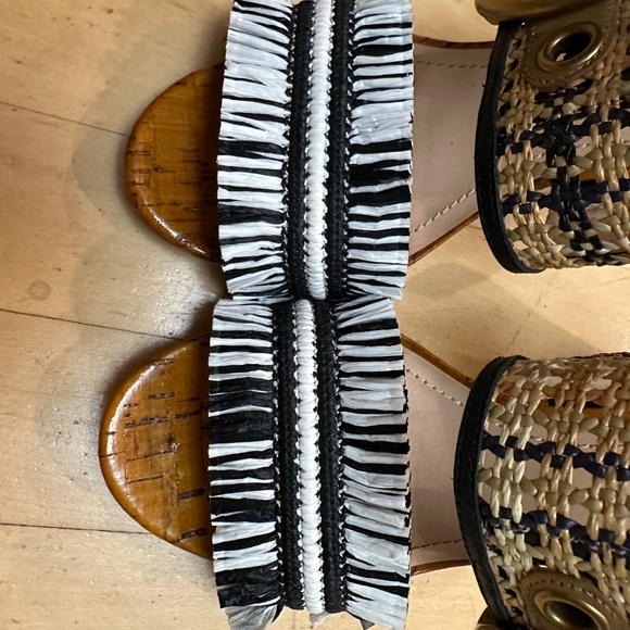 COACH "Robin" Black & White Striped Raffia Slingback Heels, 6.5, GD1199 - Picture 6 of 6